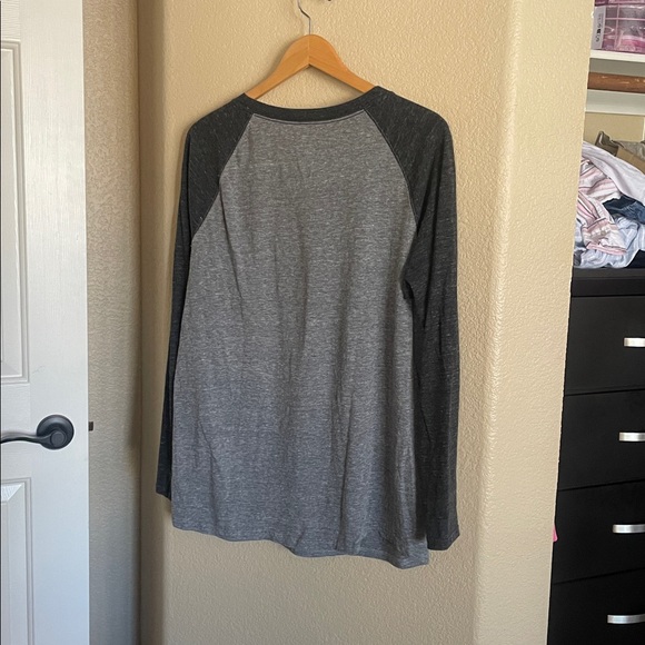 Vegas Golden Knights Women’s Fanatics Dark and Light Gray Long Sleeve Raglan Tee - Picture 2 of 3